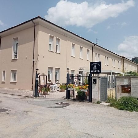 Hotel Porta Rivera LʼAquila Exterior foto